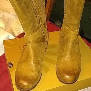 UGG Lula Mae boots size 8 chestnut
